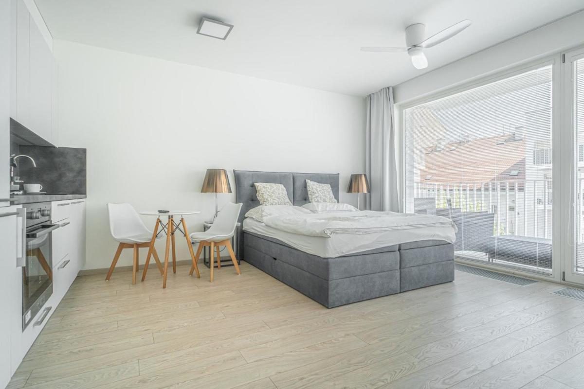 Apartment Karel With Garage Parking Praga Zewnętrze zdjęcie